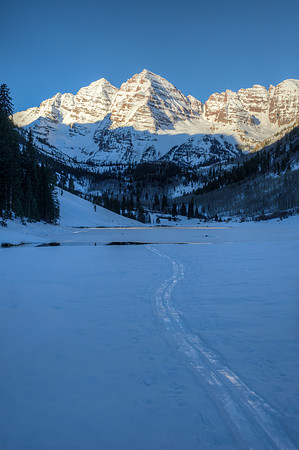 Tracks_to_Maroon_Lake
