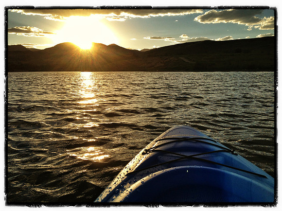 Kayak_on_Arvada_Reservoir