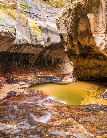 Subway_in_Zion_2015_1