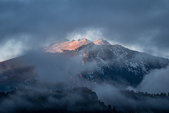 Twin_Sisters_Sunrise_RMNP_2026_1
