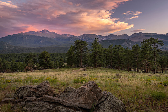 Sunset_Longs_Peak_RMNP_2026_1