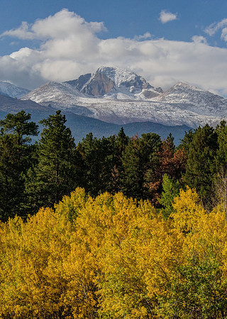Longs_Peak_in_Fall