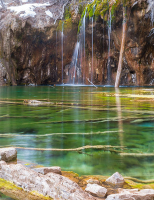 Hanging_Lake_winter_2015_5