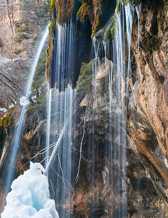 Hanging_Lake_winter_2015_6
