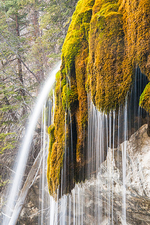 Hanging_Lake_winter_2015_8