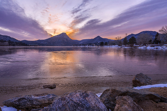 Lake_Estes_sunrise_2019_1