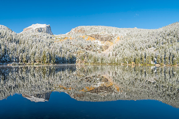 Sprague_Lake_fall_snow_RMNP_2017_1