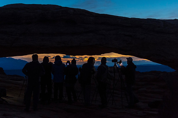 Photographers_Mesa_Arch_2019_1