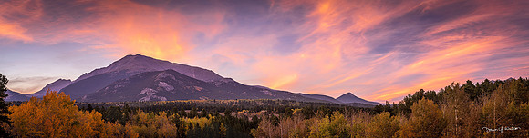 Fall_sunset_at_Mt_Meeker_2020_1