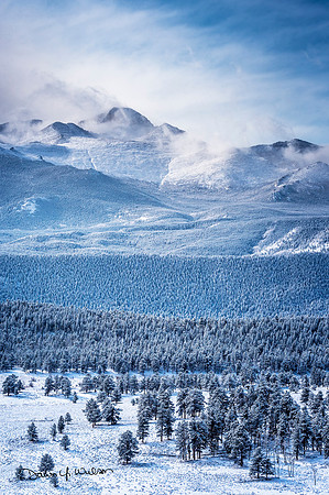 Longs_Peak_snowstorm_RMNP_2019_1