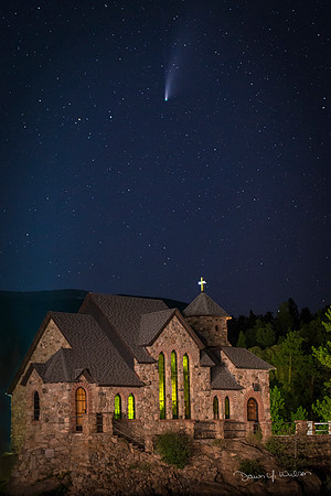 Church_on_the_Rocks_with_Comet_Neowise_Allenspark_2020_1