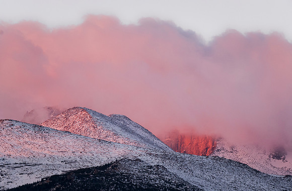 Longs_Peak_Obscured_in_Pink_Clouds