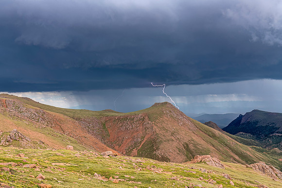 Pikes_Peak_Lightning_2022_4